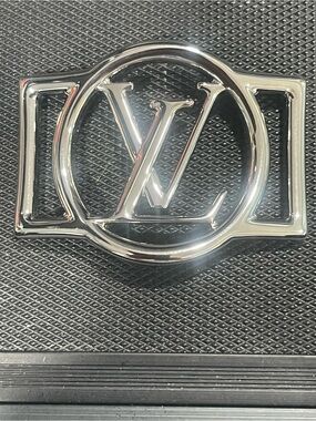Louis Vuitton Polished Silver LV Circle Logo Scarf Ring